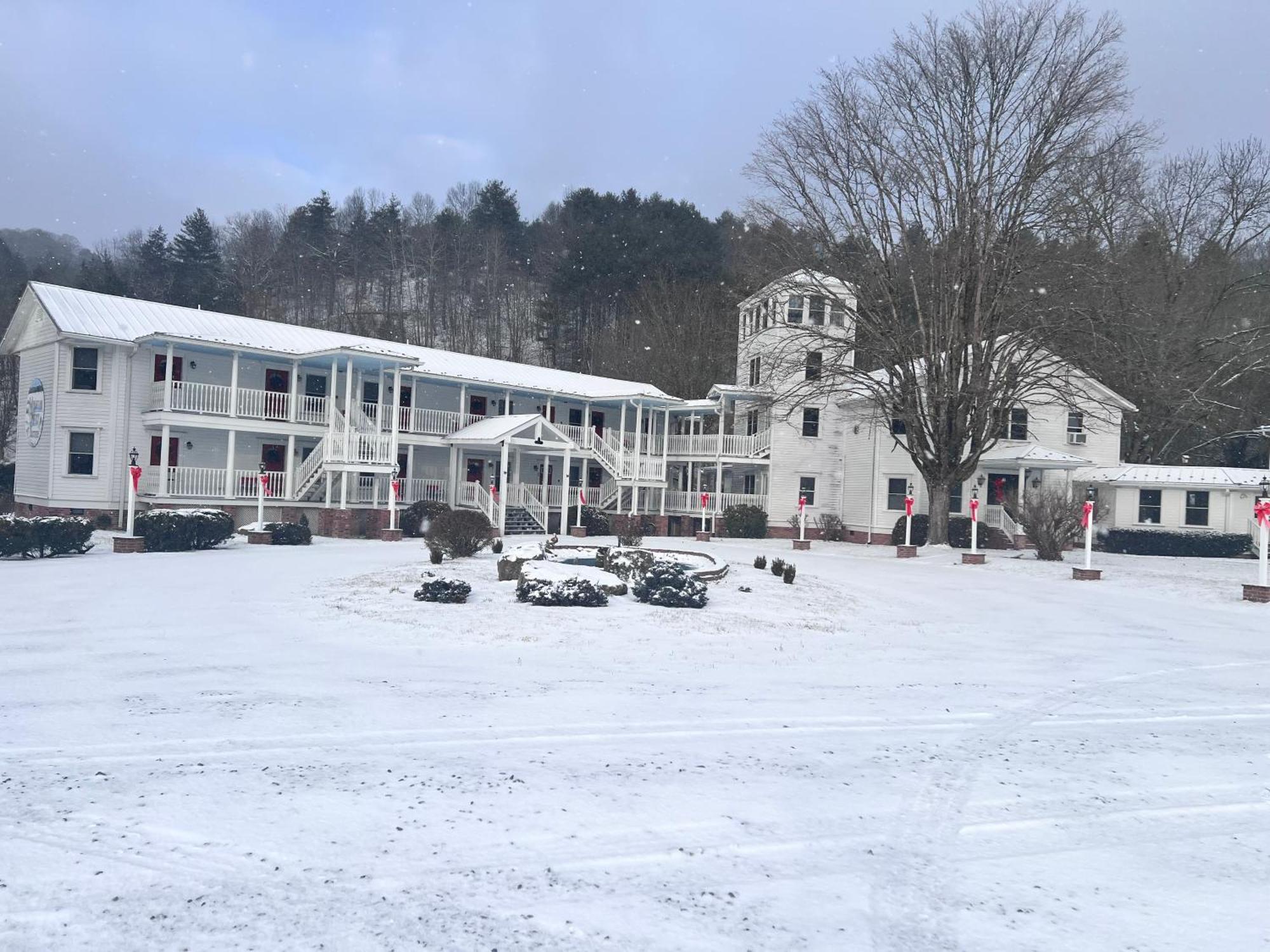 Mountain Quest Inn Marlinton Exterior foto